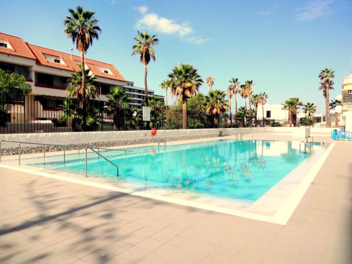 Apartment With A Large South-Facing Balcony, Sea View And Wifi In Las Americas Center プラヤ・デ・ラス・アメリカス エクステリア 写真